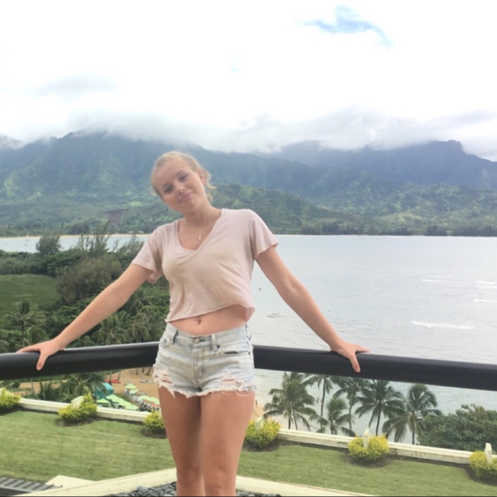 Meet your Posher, Isla